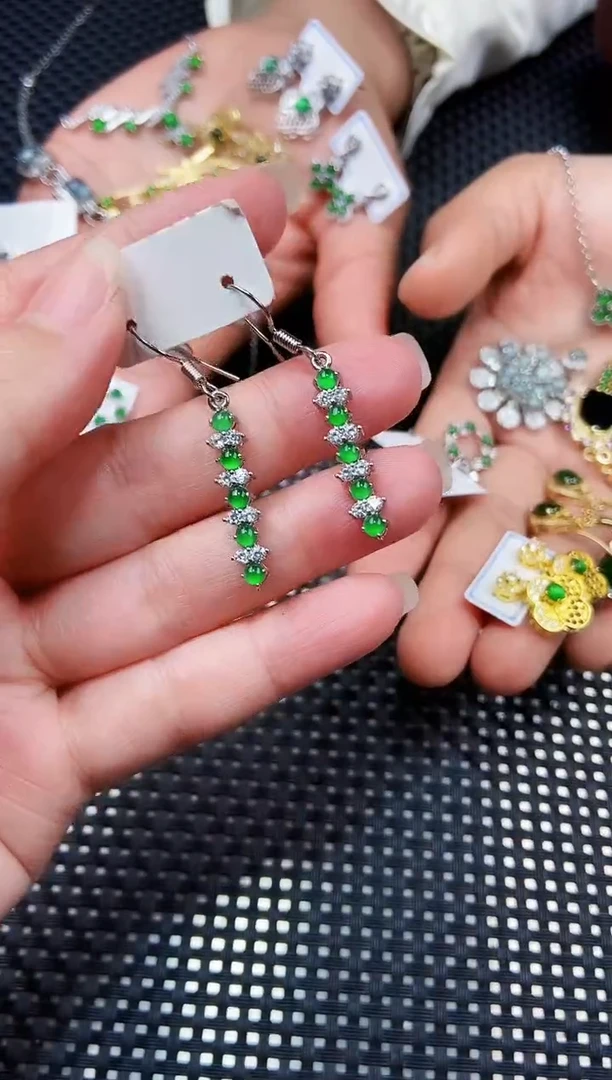 【闪购商品】翡翠耳饰未镶嵌11111111