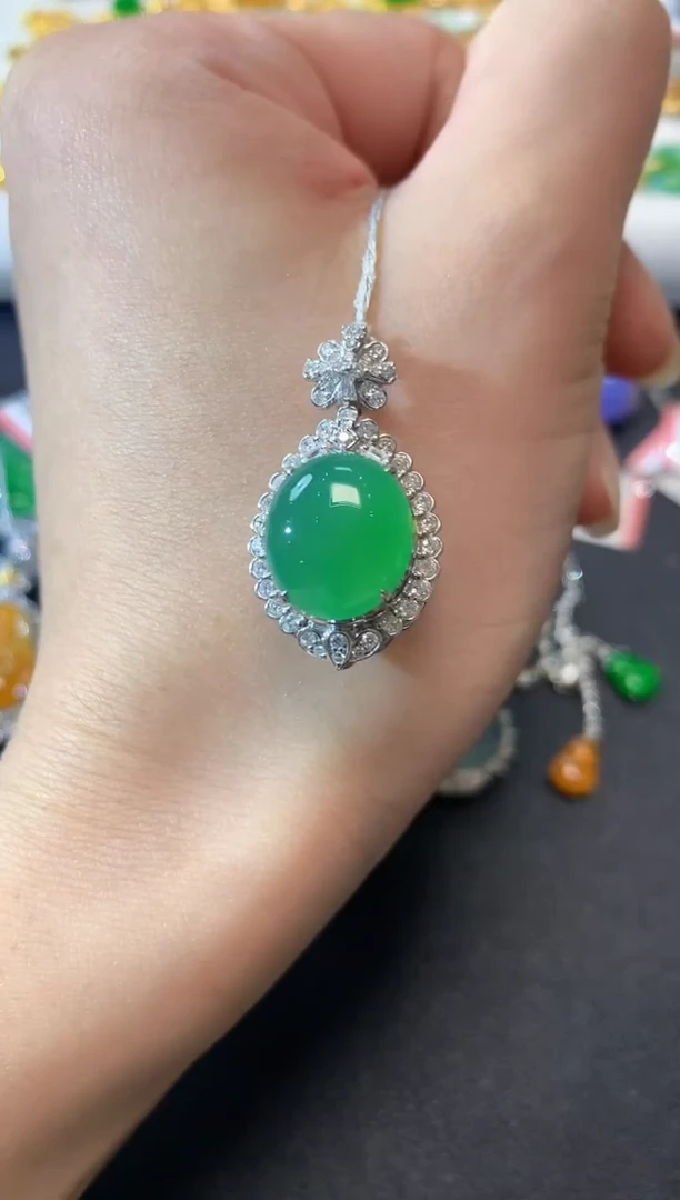 吊坠(不含链)18K金镶嵌翡翠A58