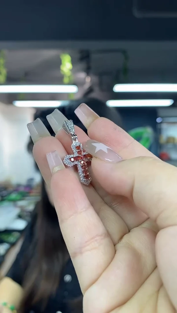 石榴石吊坠未镶嵌多样性发其一颜色微差