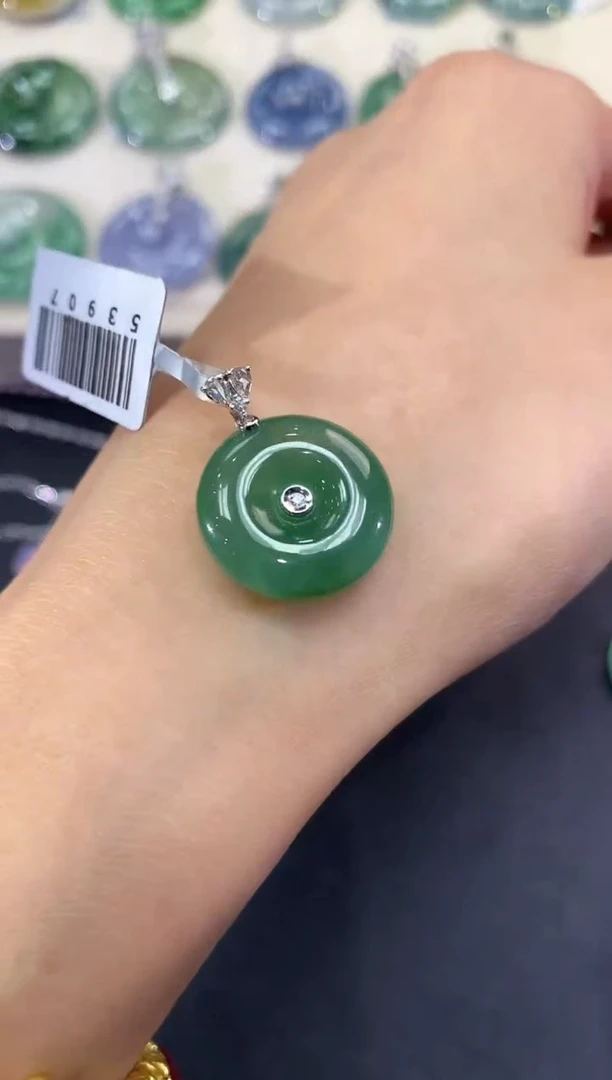 【闪购商品】翡翠吊坠(不含链)18K金镶嵌a19