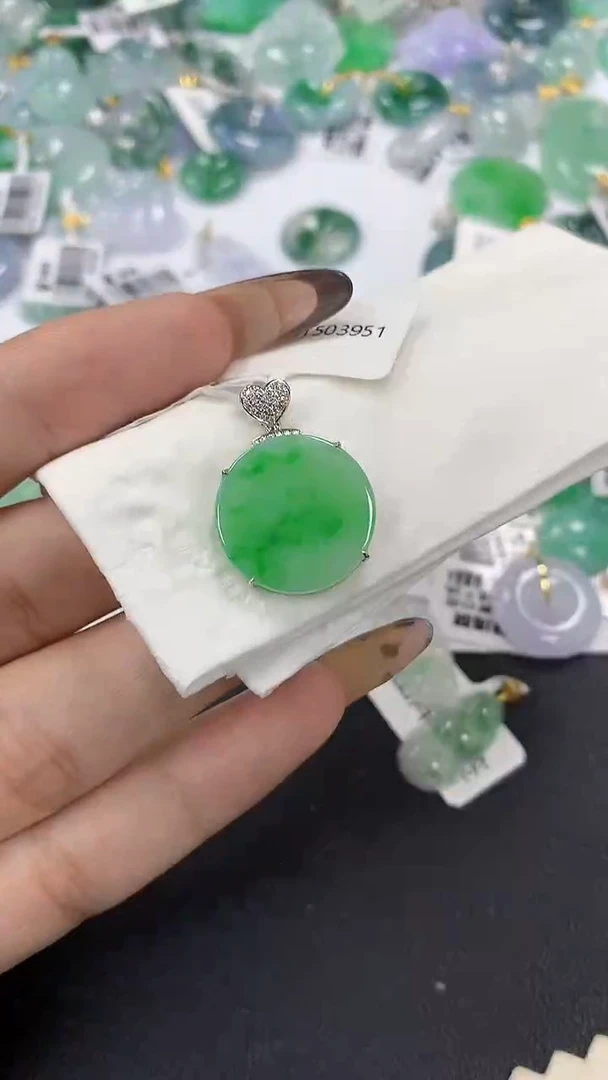 颈饰18K金镶嵌翡翠a货假一赔三支持复检百元上9元证书费自理