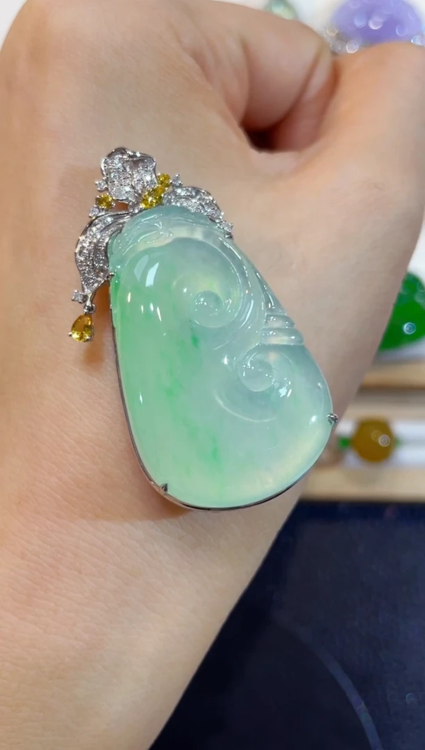 吊坠(不含链)18K金镶嵌翡翠团购48