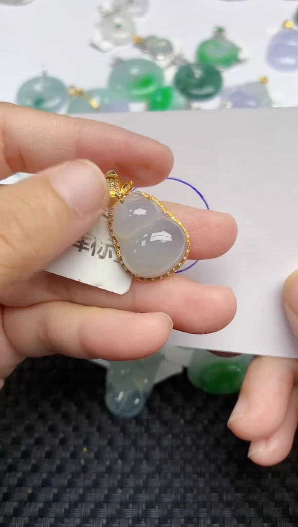 颈饰18K金镶嵌翡翠天然缅甸A货翡翠百元以上9元证书费自理