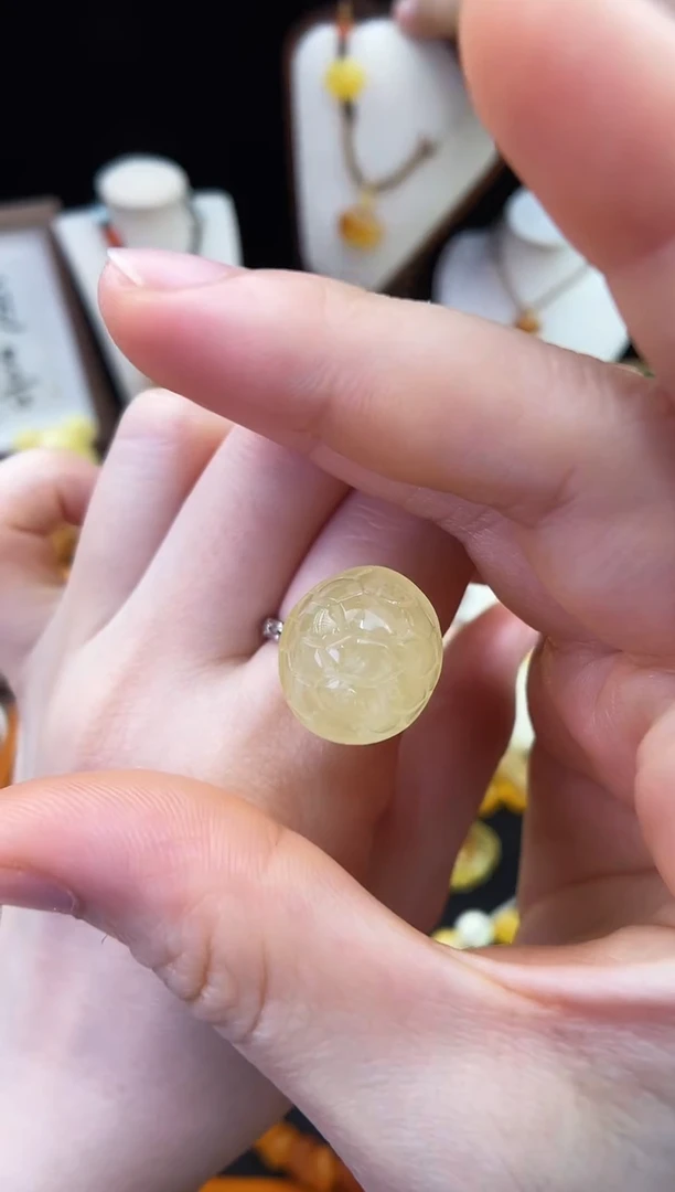 琥珀未镶嵌珠宝奇石柒月