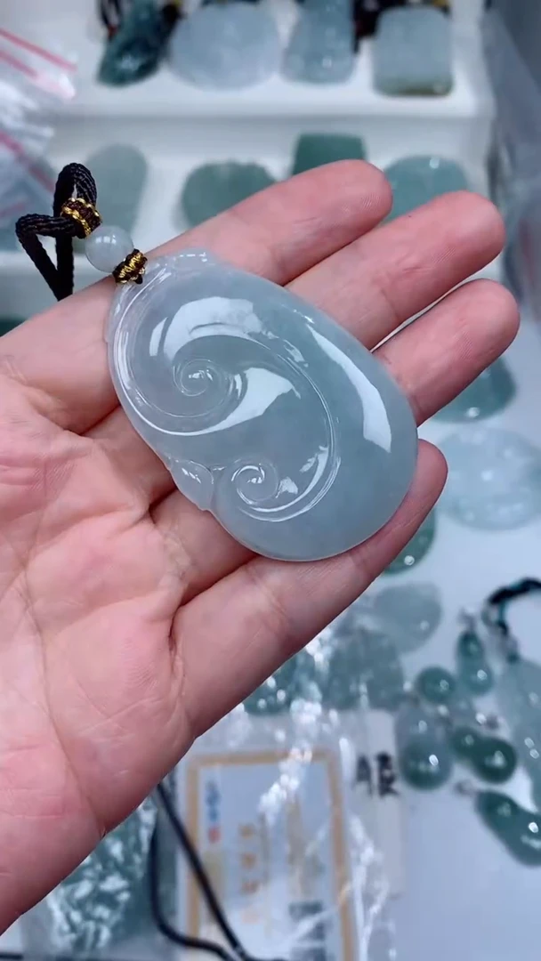 颈饰未镶嵌翡翠吊坠