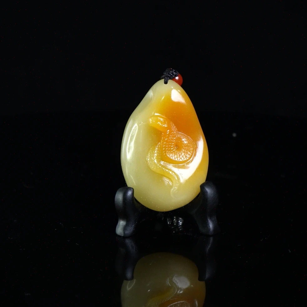 Lot.6.黄巢冻金蛇挂件26.2克4.6x3x1.3cm