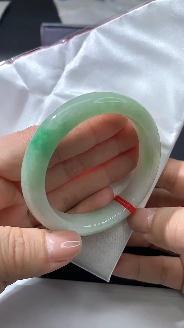 【闪购商品】翡翠手镯未镶嵌手镯