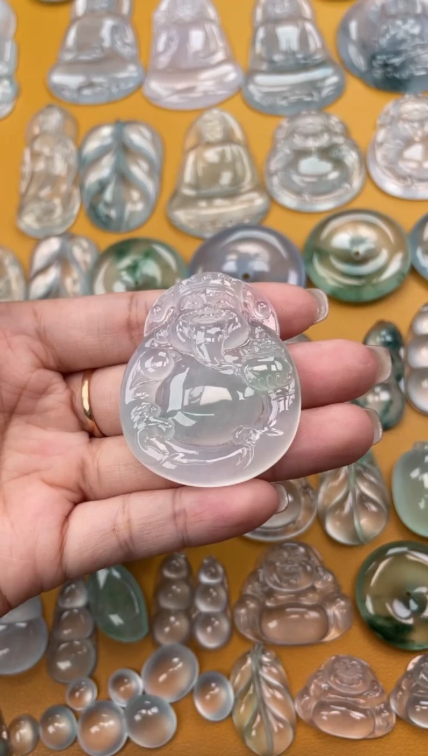 翡翠未镶嵌吊坠(不含链)财神 47.8 39.6 6.3