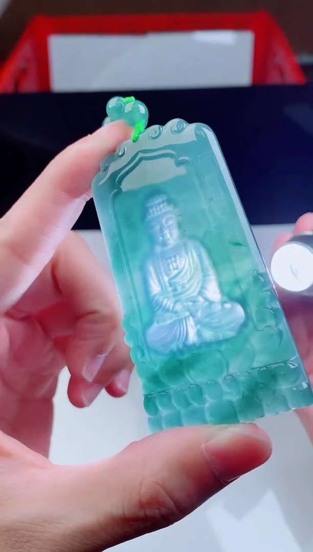 颈饰未镶嵌翡翠   ·