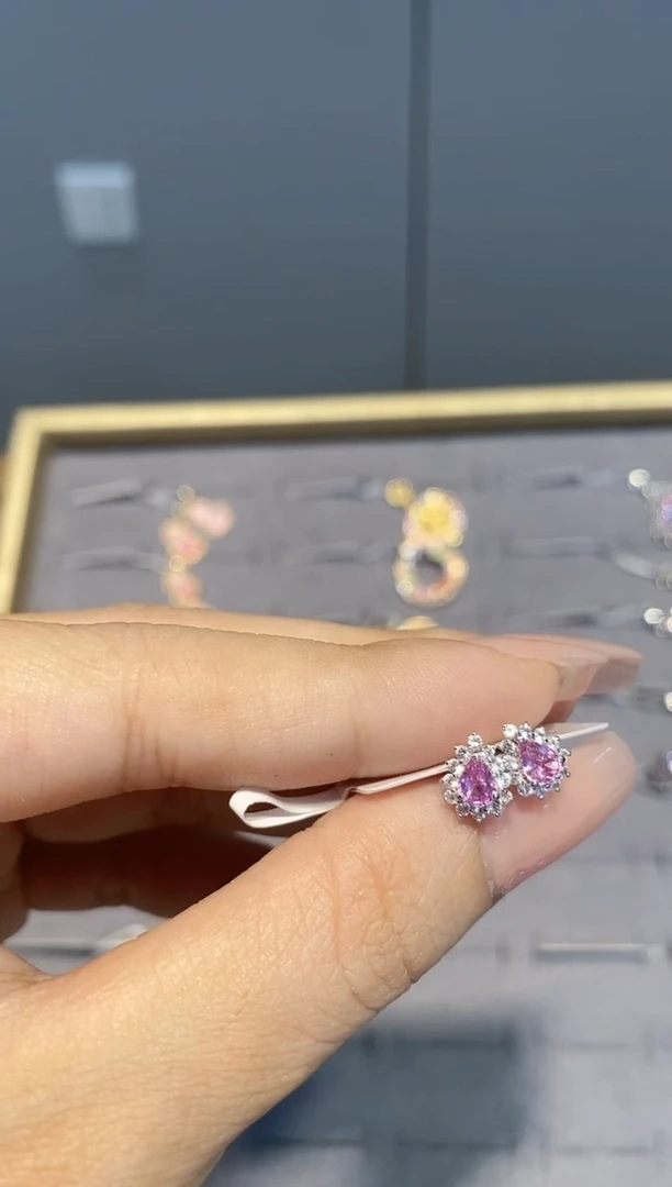 彩色蓝宝石耳钉18K金镶嵌耳钉