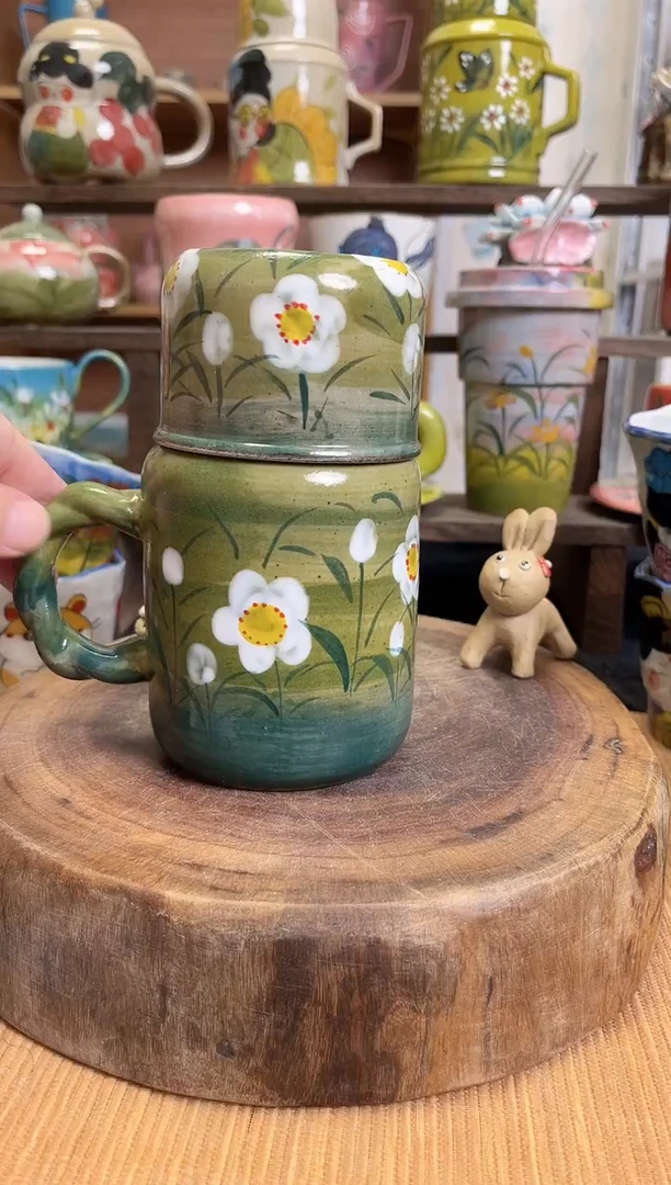 摆件手绘高温釉下陶瓷