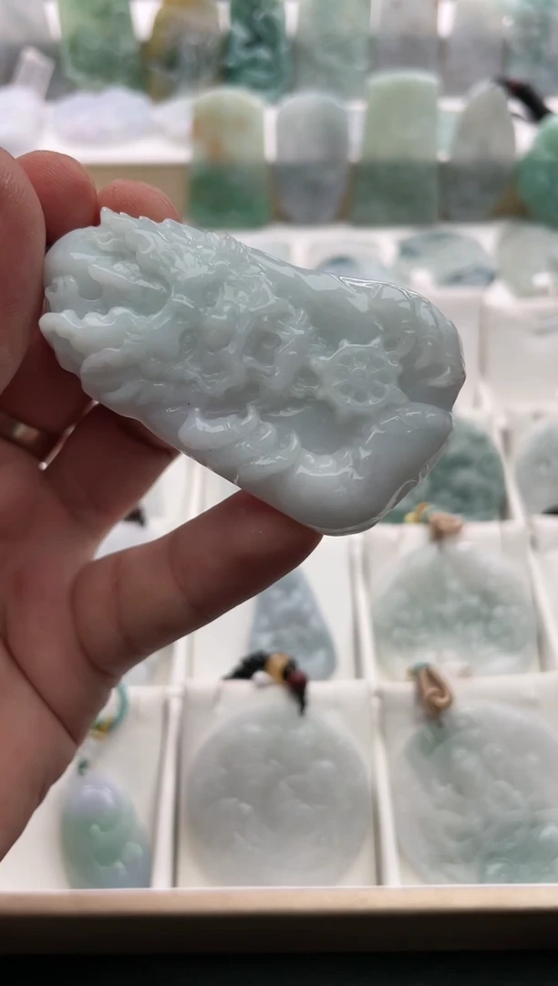 【闪购商品】翡翠颈饰未镶嵌..../2/16/ 210