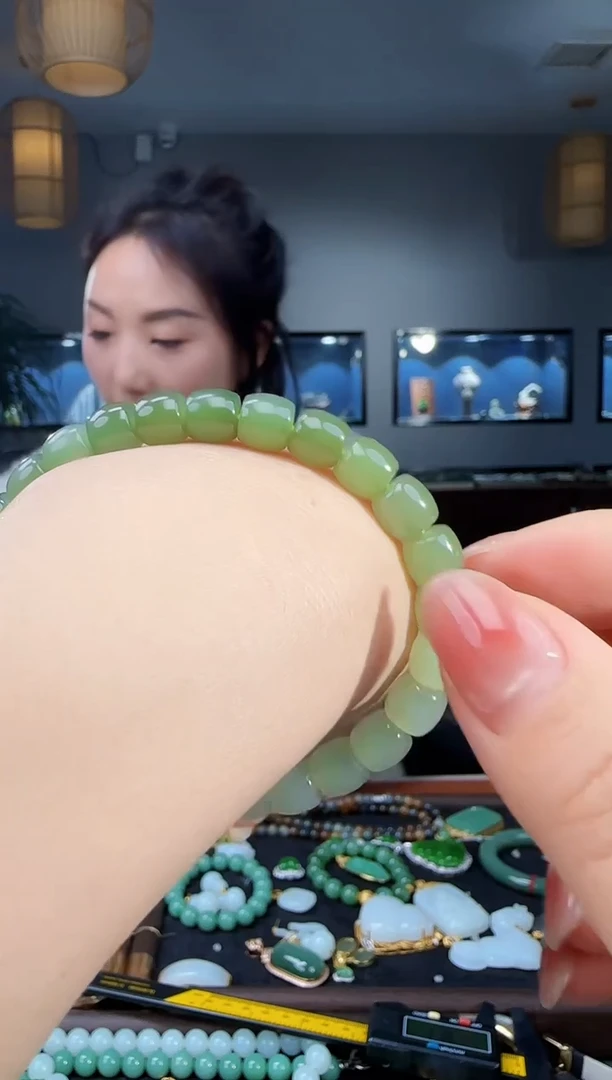 未镶嵌手链和田玉1