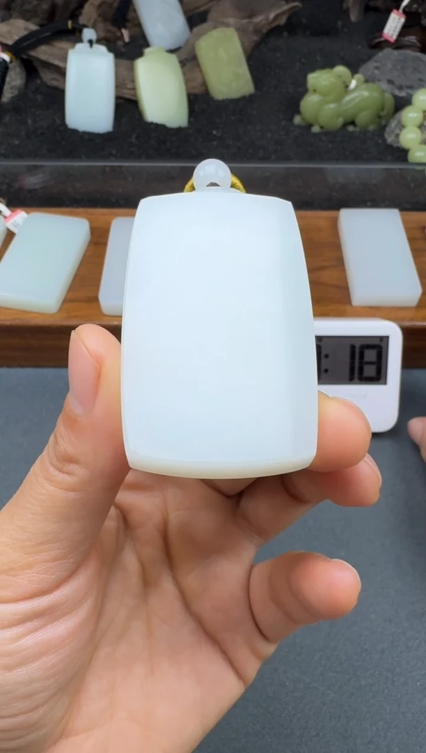 颈饰未镶嵌和田玉2