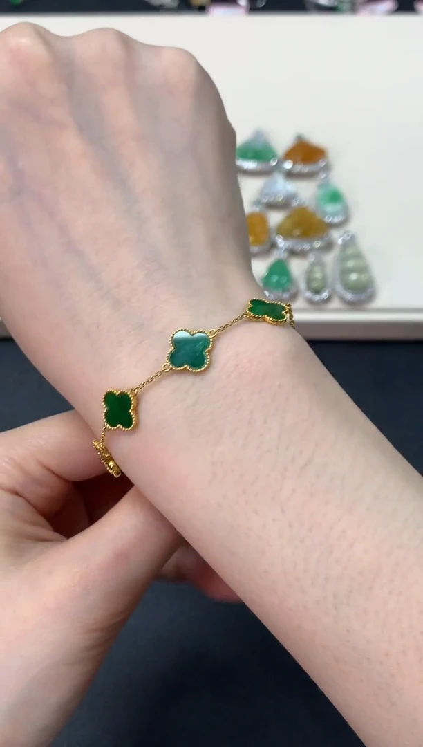 18K金镶嵌手链翡翠四叶草手链2980
