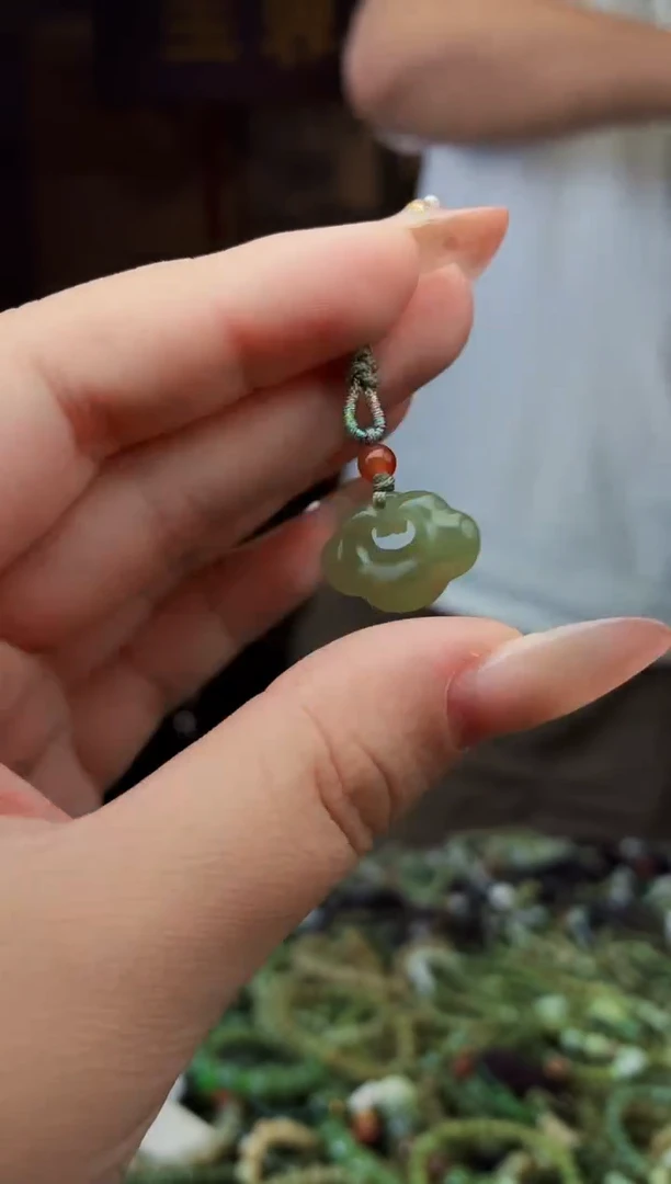 和田玉未镶嵌颈饰拍一发一