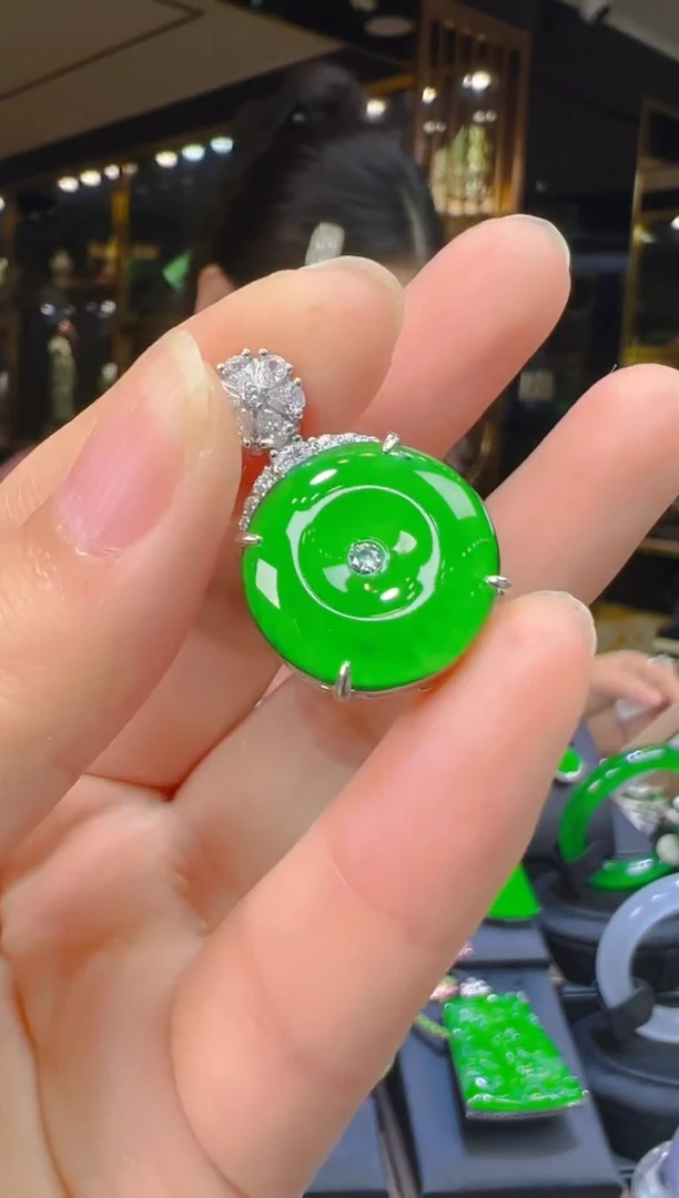 翡翠银S925镶嵌吊坠(赠链)006（多样性发其一）