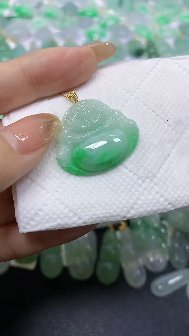 颈饰18K金镶嵌翡翠1