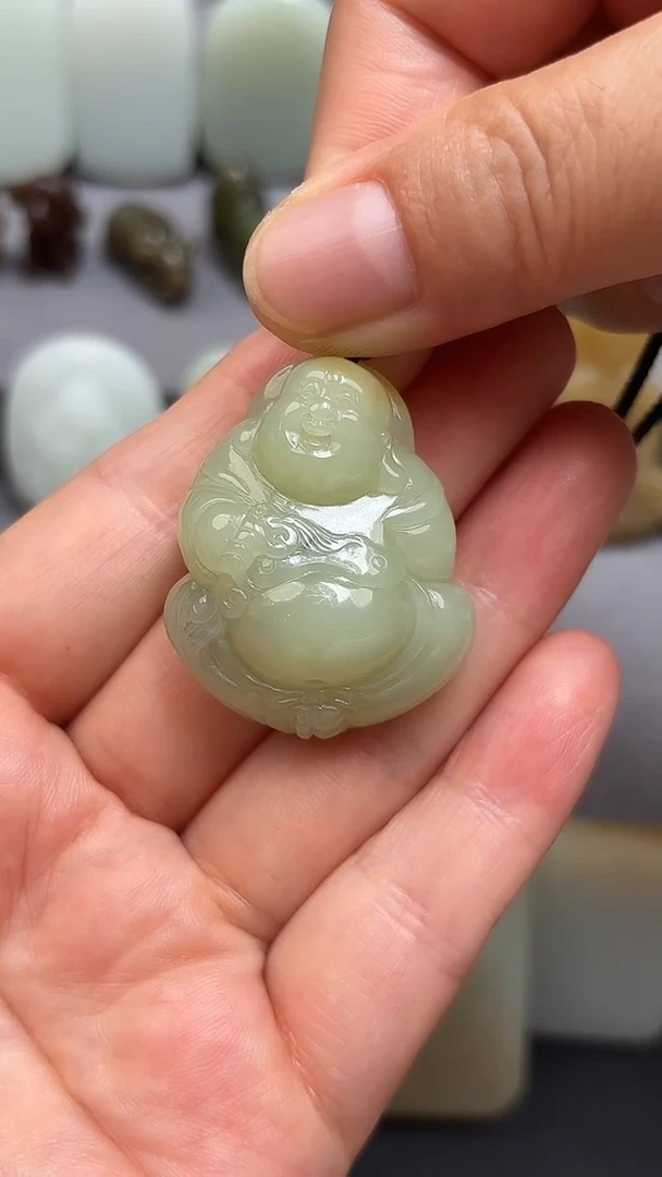 和田玉未镶嵌颈饰蓝***灵.