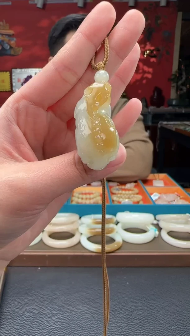 【闪购商品】和田玉颈饰未镶嵌且末糖白貔貅