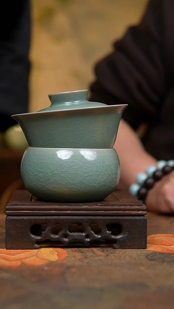 杯仿古翡翠绿两才大乔盖碗+大禅定杯瑕
