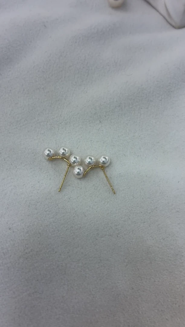 18K金镶嵌耳饰海水珍珠3珠耳钉5-5.5（微瑕