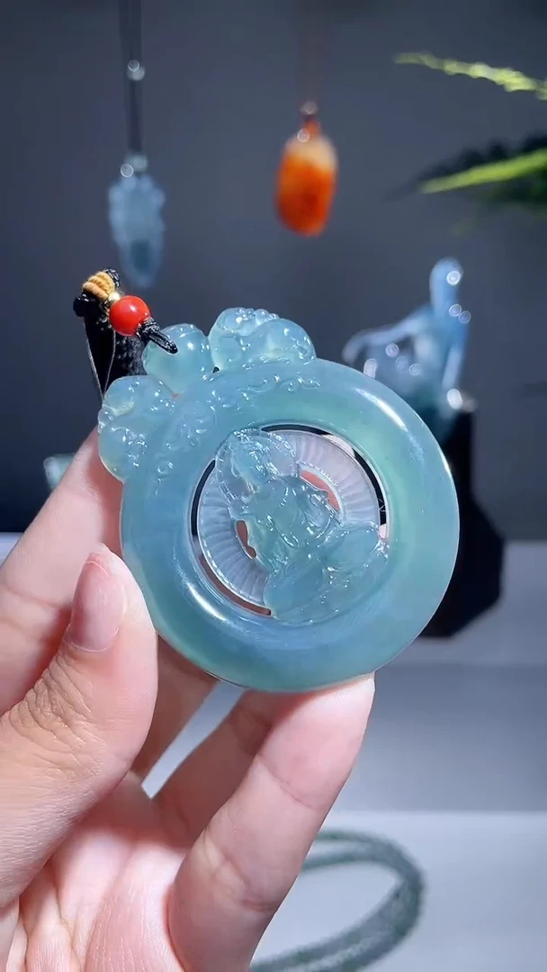 颈饰未镶嵌翡翠观音