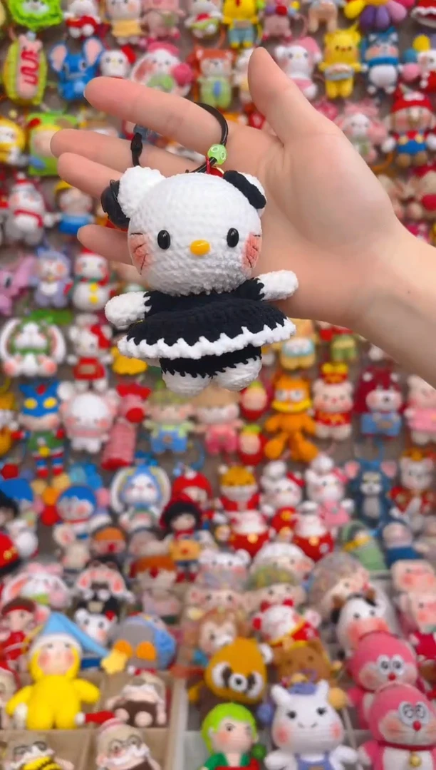 纯手工制作毛线钩织成品黑色KT