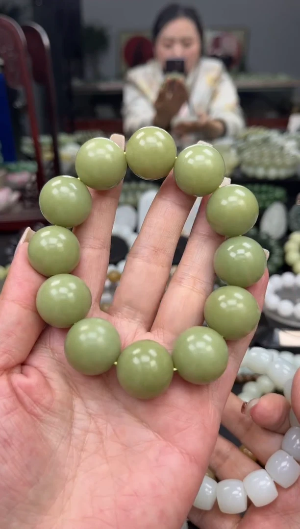 【闪购商品】和田玉手串未镶嵌新疆若羌青黄口卡20
