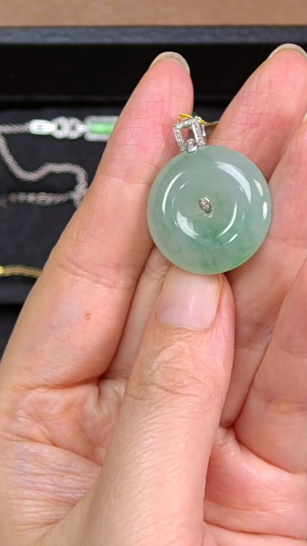 吊坠(不含链)18K金镶嵌翡翠天然缅甸翡翠吊坠