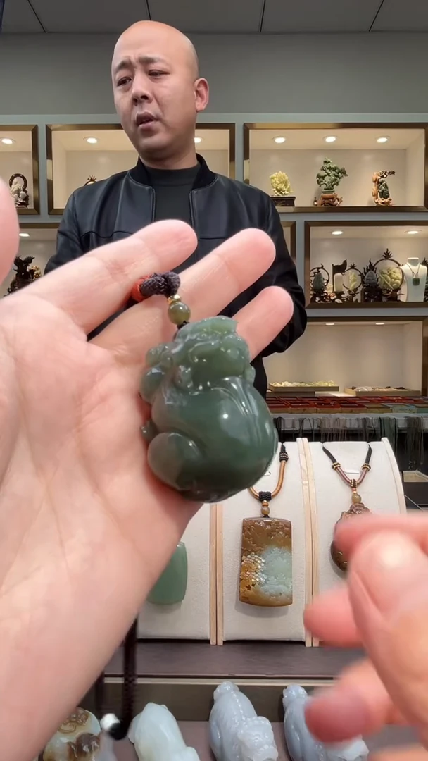 颈饰未镶嵌和田玉苏