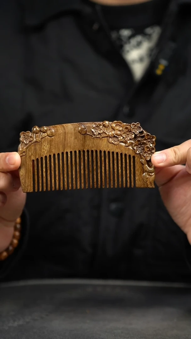 【闪购商品】金丝楠木雕拆房老料踏雪梅花梳