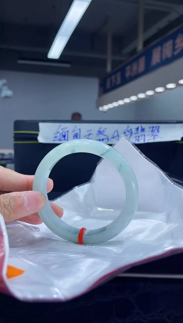 未镶嵌手镯翡翠15