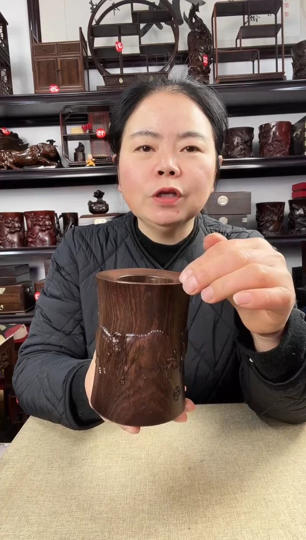 木小牛笔筒老李红木工艺品
