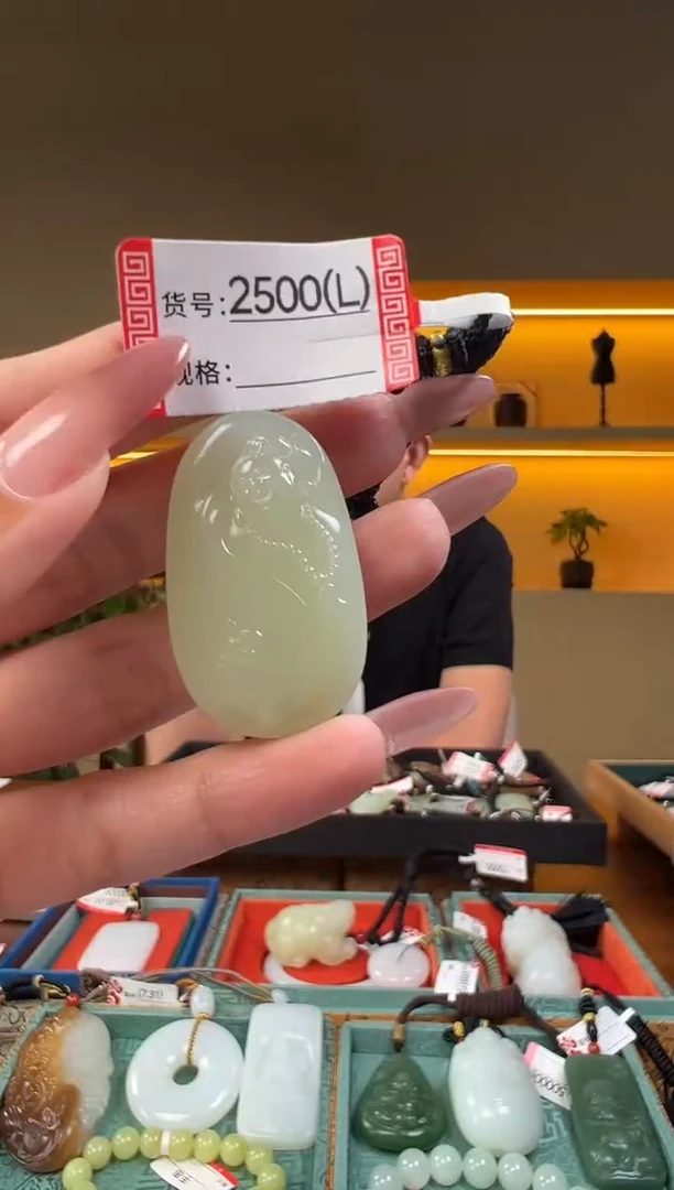 颈饰未镶嵌和田玉1L