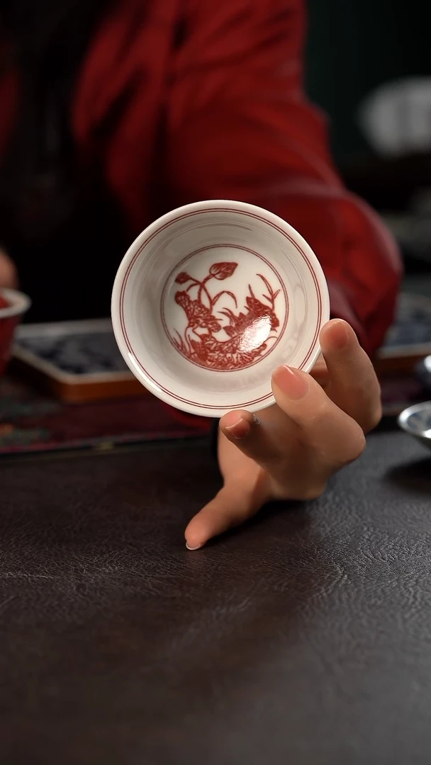 贵红窑豇豆红釉里红夏荷 压手杯