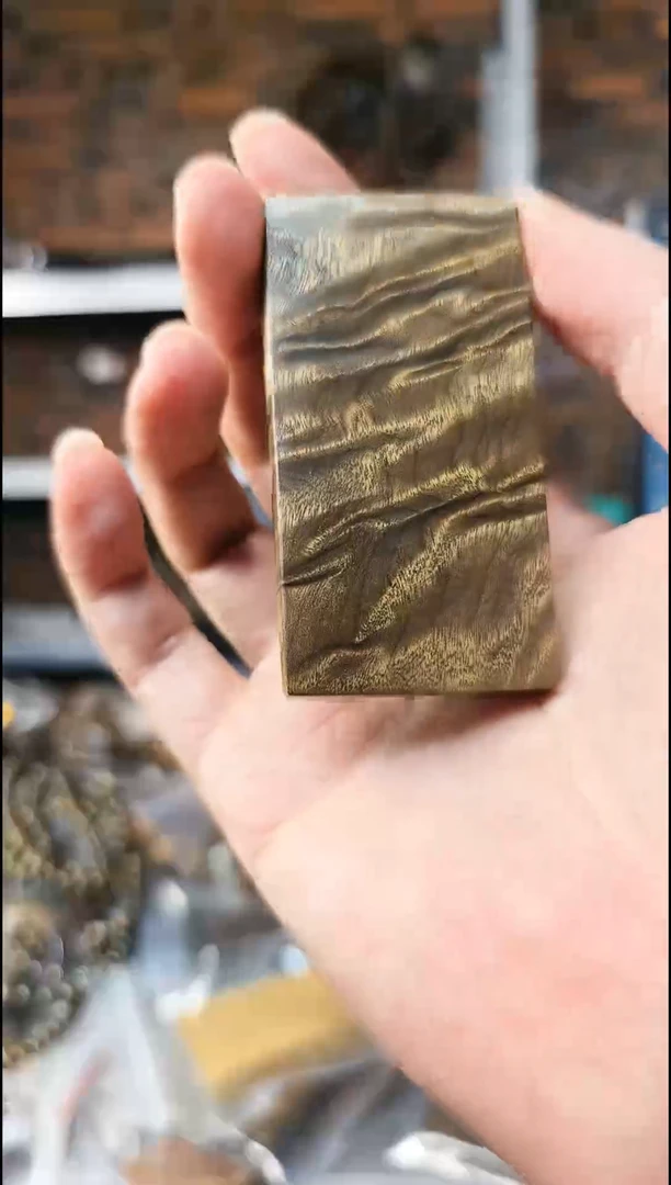 【闪购商品】金丝楠无事牌手把件