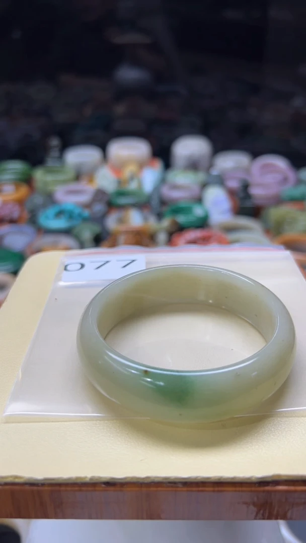 【闪购商品】石英质玉手镯未镶嵌077