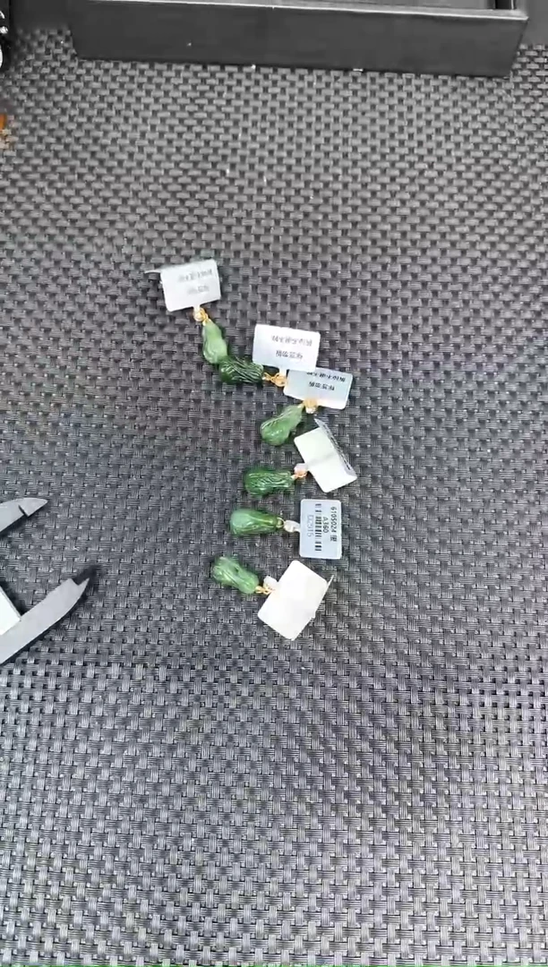 吊坠(不含链)银S925镶嵌和田玉白菜一个，多样性发一件