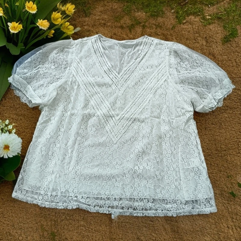 9034剪标白色V领蕾丝衫