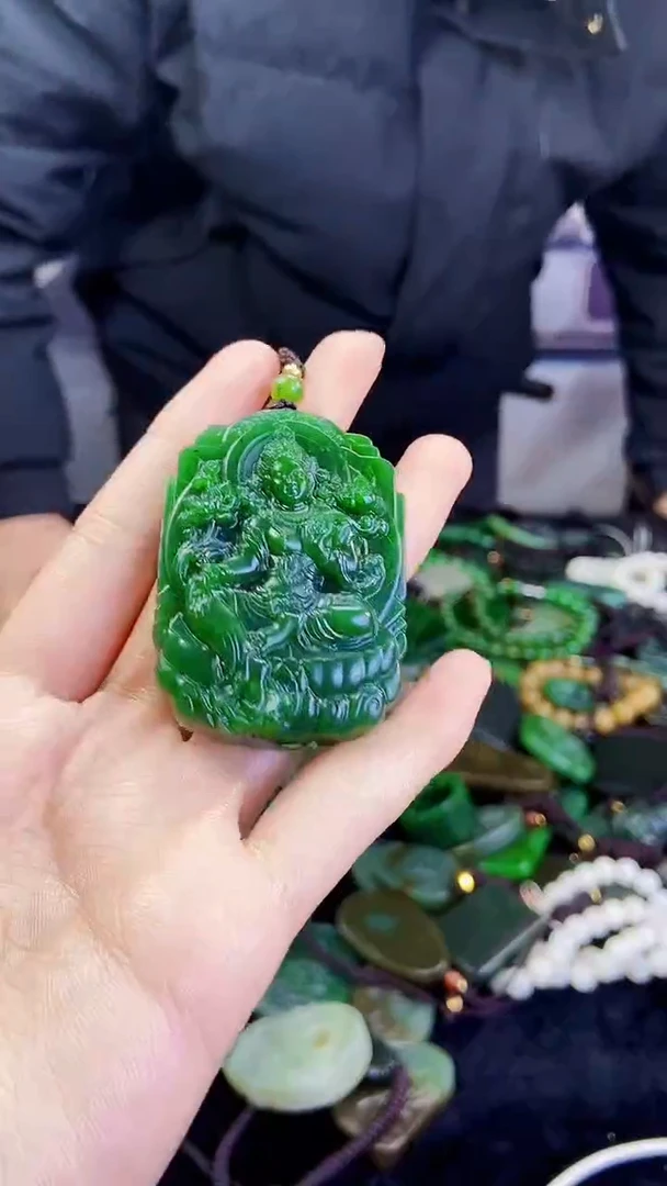 颈饰未镶嵌和田玉1