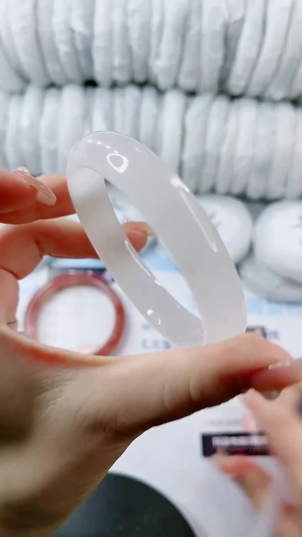 【闪购商品】石英质玉手镯未镶嵌0431036096-多样性发货