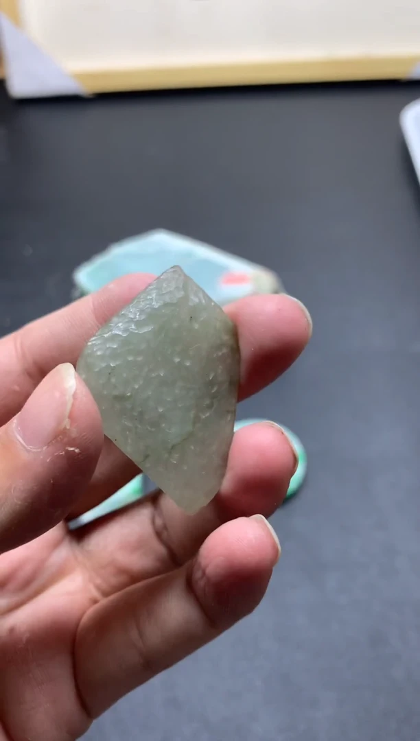 【闪购商品】翡翠颈饰未镶嵌天然翡翠A货