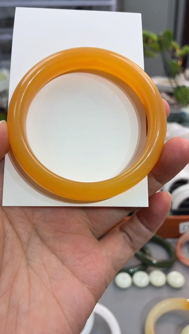 未镶嵌手镯石英质玉（非洲翠）金丝玉手镯