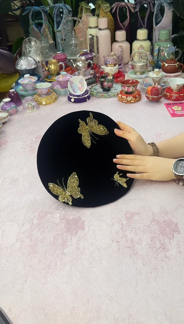 74黑色钉珠蝴蝶茶席