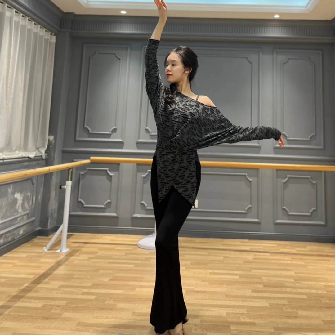 烁舞服拉丁舞洞洞系列罩衫教师百搭长袖上衣送腰带舞蹈服黑色时尚