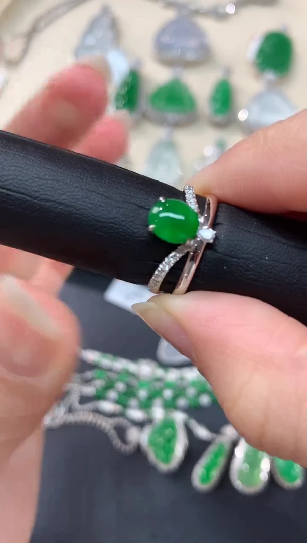 【闪购商品】翡翠戒指18K金镶嵌A454|11000