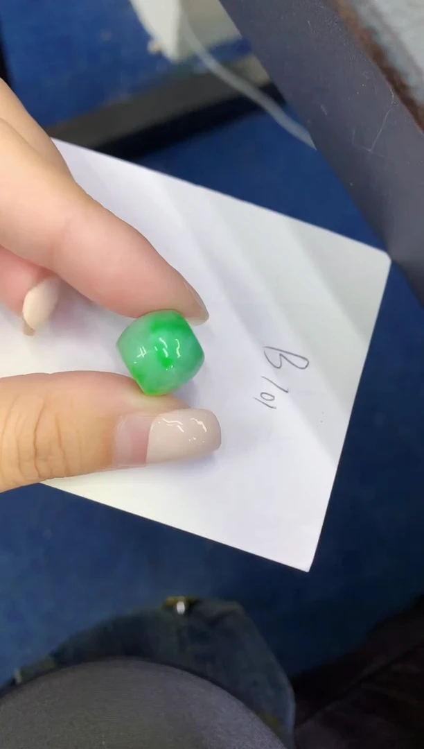 颈饰未镶嵌翡翠缅甸天然翡翠A货