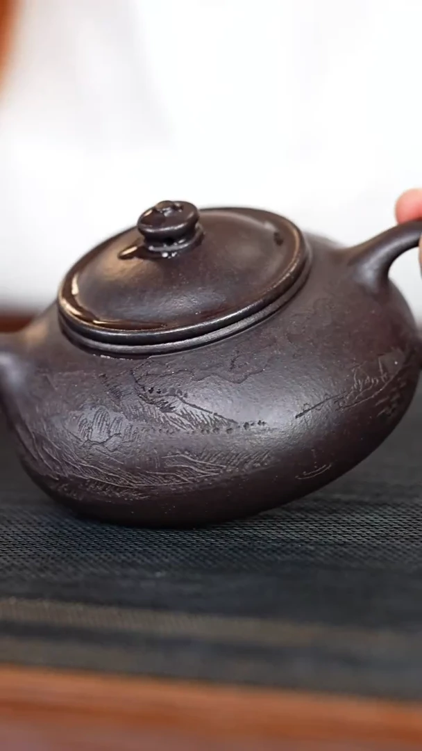 茶壶紫砂黑墩头刻绘寒江