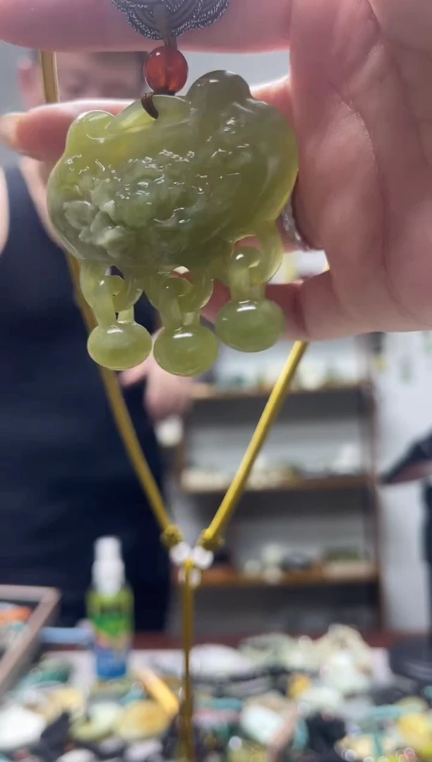 未镶嵌岫玉吊坠·